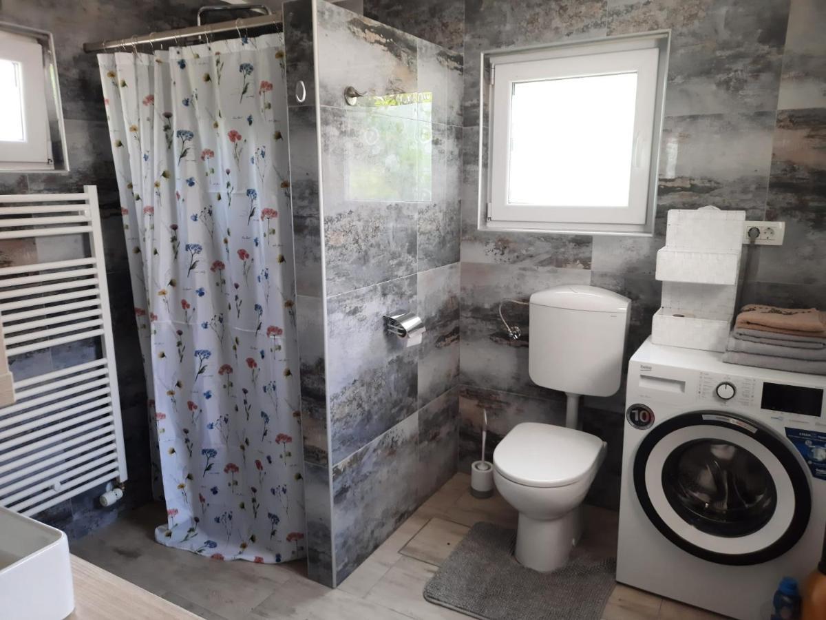 Studio Primani Secovlje Luaran gambar